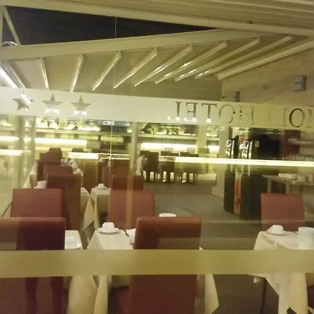 罗默利酒店