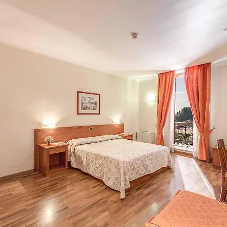 Hotel Romoli 3*